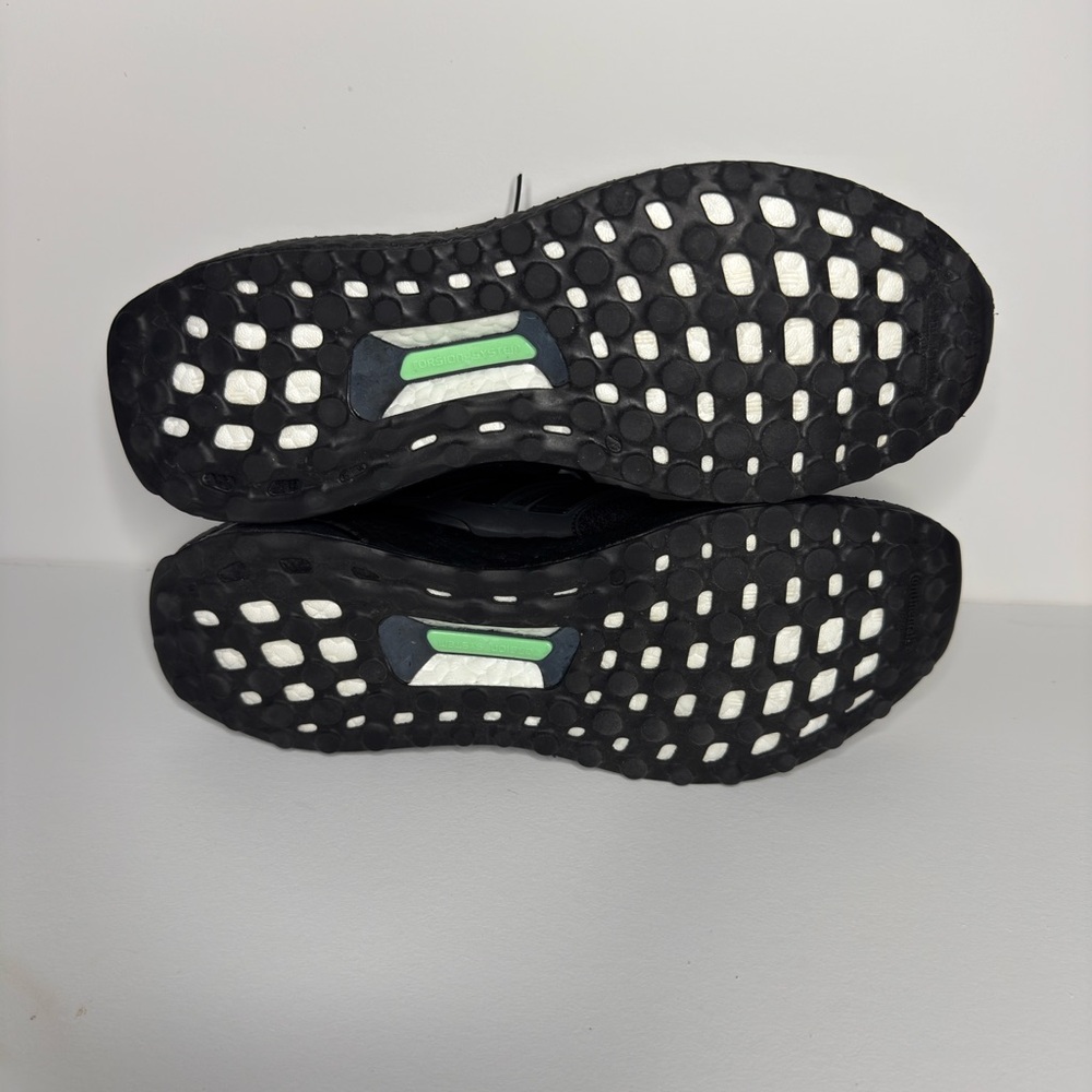 Adidas Men’s UltraBoost 1.0 DNA Shoes size 8.5 - Picture 7 of 9